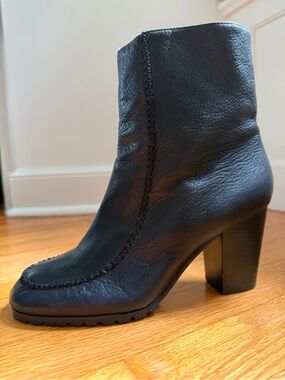 Gentle Souls by Kenneth Cole Black Premium Leather Mona Light Comfort Boots 8